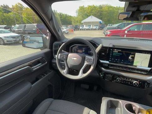 Used 2026 Chevrolet Silverado 1500 LT AWD/4WD image 27