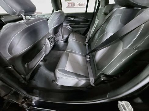 Used 2023 Jeep Grand Cherokee Laredo w/ Luxury Tech Group I AWD/4WD image 27