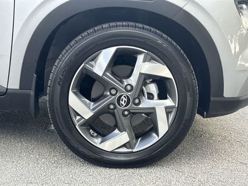 Used 2024 Hyundai Venue SEL FWD image 11