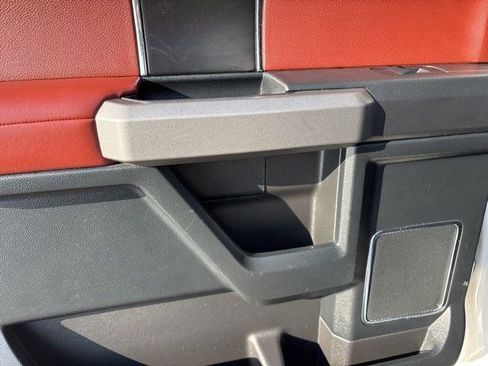 Used 2019 Ford F150 Platinum w/ Equipment Group 701A Luxury image 39