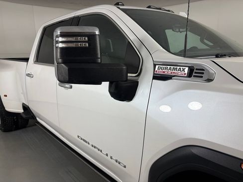 Used 2024 GMC Sierra 3500 Denali w/ Denali Reserve Package AWD/4WD image 16