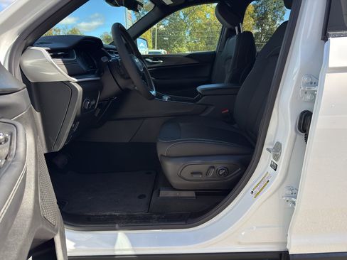 New 2025 Jeep Grand Cherokee Laredo image 11