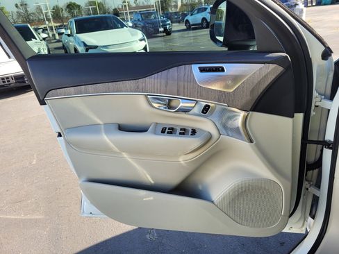 Certified 2023 Volvo XC90 T8 Ultimate w/ Lounge Package image 16