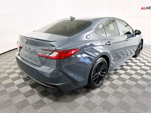 Certified 2025 Toyota Camry SE w/ Convenience Package image 3