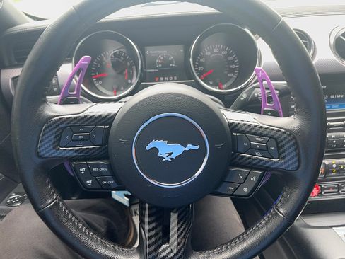 Used 2015 Ford Mustang Coupe RWD image 18