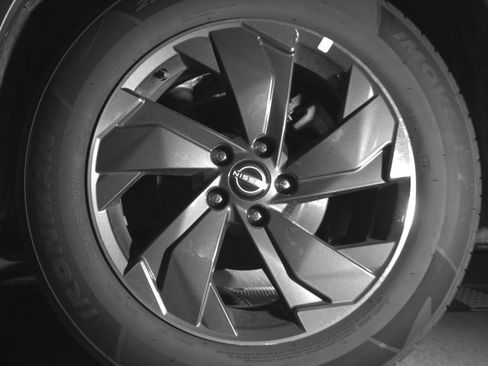 Used 2025 Nissan Rogue SV image 14