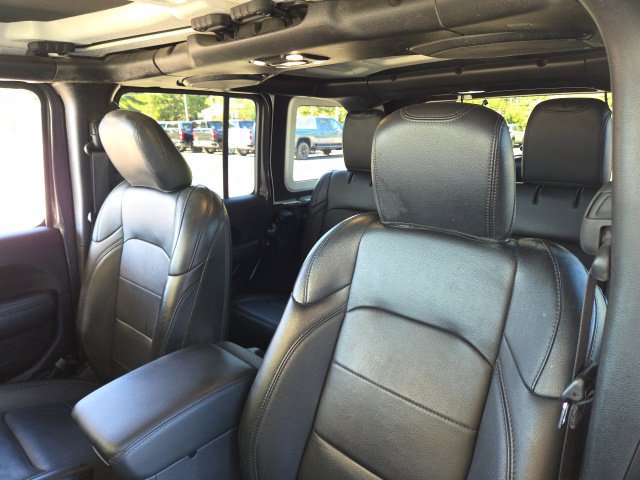 Used 2022 Jeep Wrangler Unlimited Sahara AWD/4WD image 17