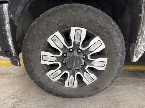 Used 2024 GMC Sierra 2500 Denali w/ Technology Package image 5