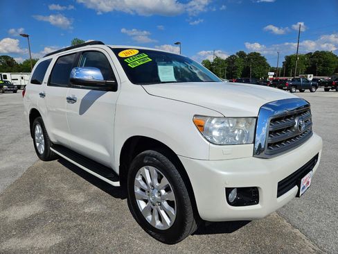 Used 2017 Toyota Sequoia Platinum RWD image 8
