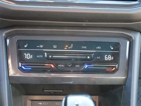 Certified 2024 Volkswagen Tiguan SE R-Line image 30