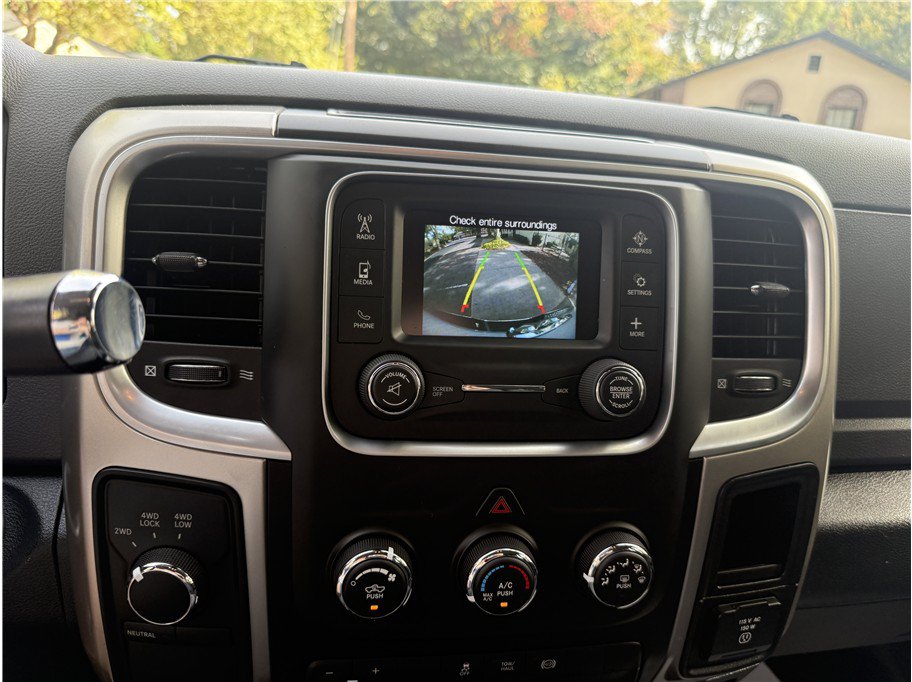 Used 2018 RAM 2500 SLT w/ Luxury Group AWD/4WD image 11