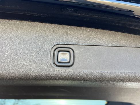 Used 2014 Chevrolet Tahoe LT image 12