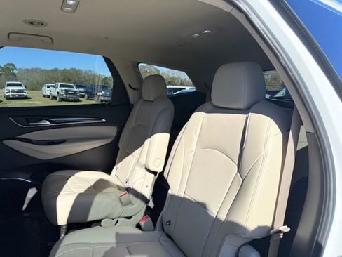 Used 2020 Buick Enclave Essence w/ Sound and Sites Package image 18