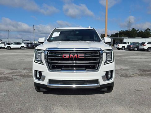 Used 2021 GMC Yukon XL SLT w/ SLT Premium Package image 4