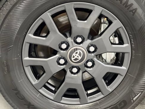Used 2025 Toyota 4Runner SR5 AWD/4WD image 67