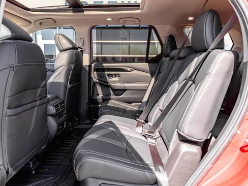 Used 2025 Honda Pilot Touring image 20