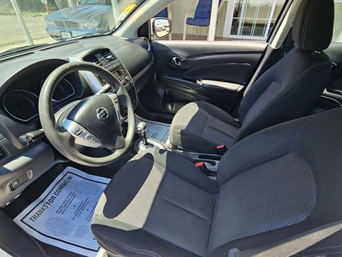 Used 2018 Nissan Versa SV FWD image 8