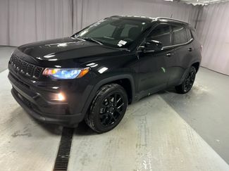Used 2025 Jeep Compass Latitude w/ Altitude Special Edition AWD/4WD video 3