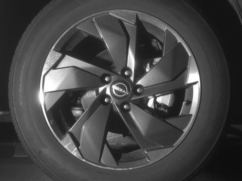 Used 2025 Nissan Rogue SV image 13