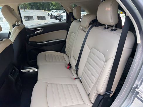 Used 2020 Ford Edge SEL w/ Convenience Package FWD image 12