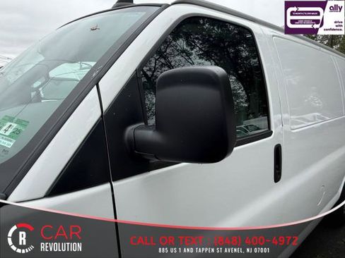 Used 2020 Chevrolet Express 2500 image 30