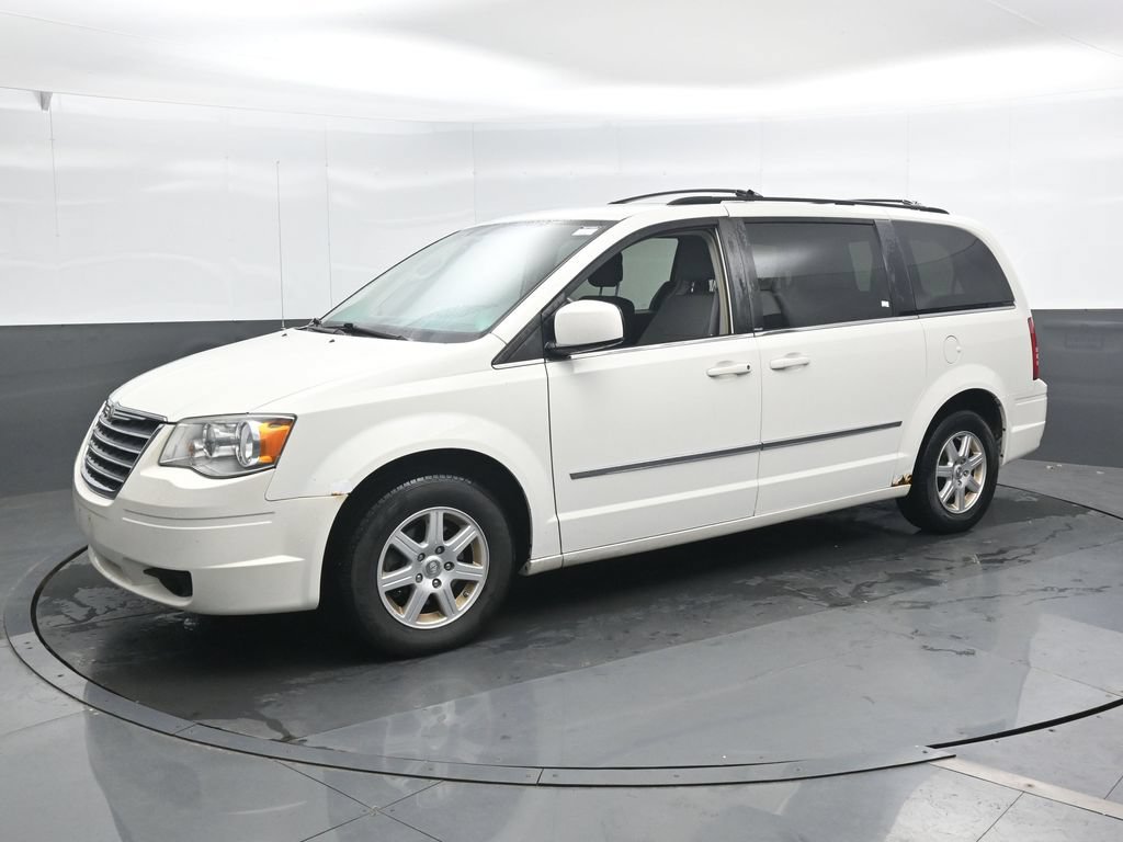 Used 2010 Chrysler Town & Country Touring FWD image 7