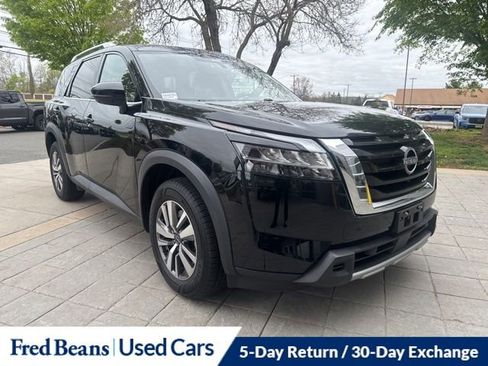 Used 2023 Nissan Pathfinder SL AWD/4WD image 1