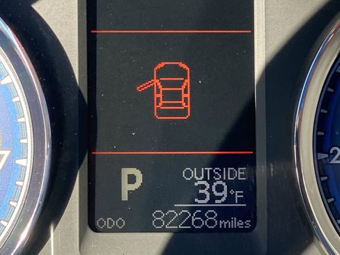 Used 2018 Toyota Corolla LE image 35