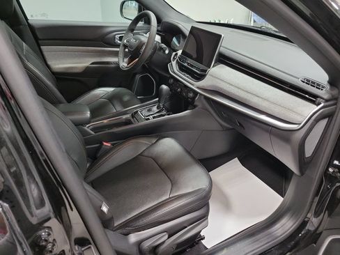 Used 2023 Jeep Compass Latitude AWD/4WD image 19