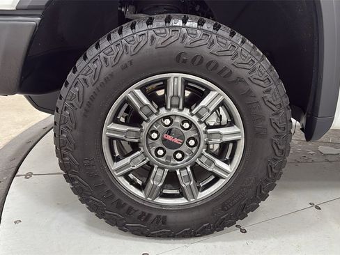 Used 2024 GMC Sierra 1500 AT4X image 24