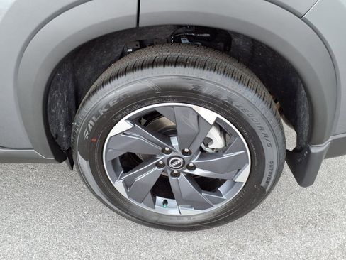 Certified 2025 Nissan Rogue SV w/ SV Premium Package image 4