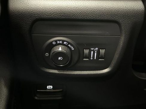 Used 2023 Jeep Grand Cherokee L Limited image 24