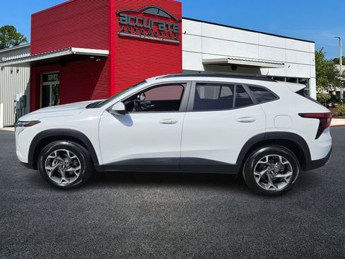 Used 2024 Chevrolet Trax LT w/ Driver Confidence Package image 2