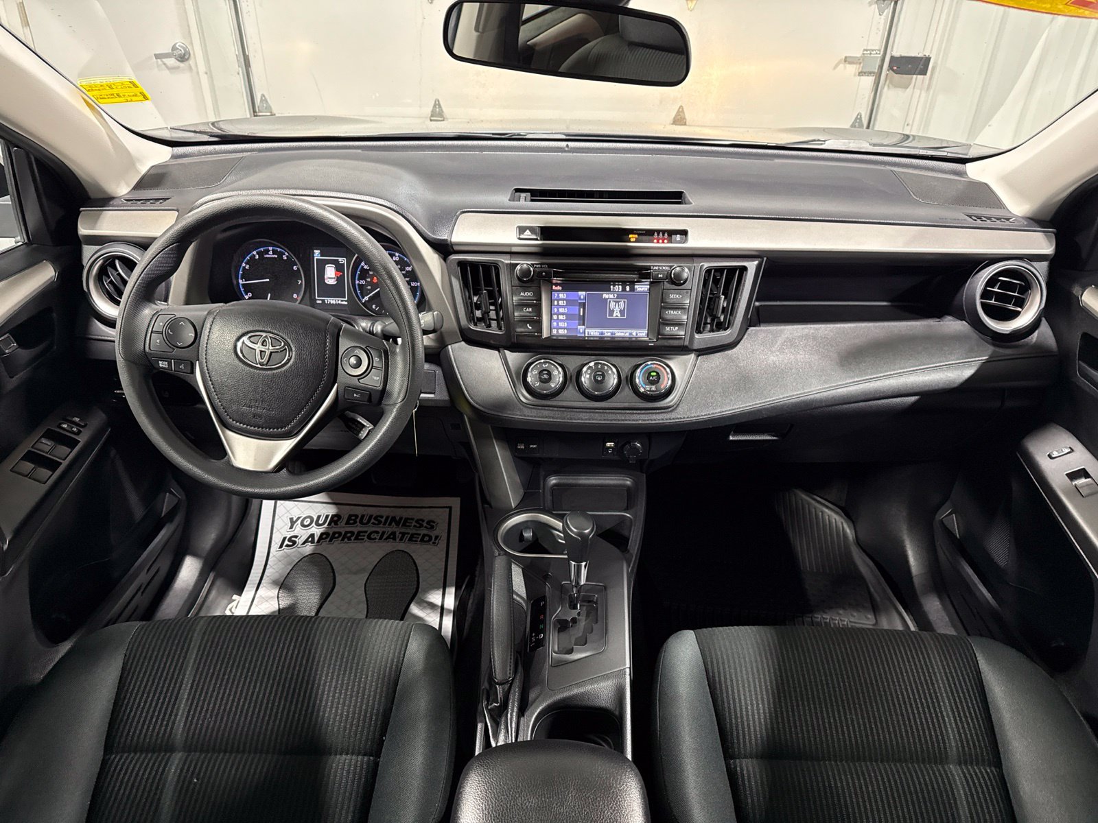 Used 2017 Toyota RAV4 LE AWD/4WD image 17