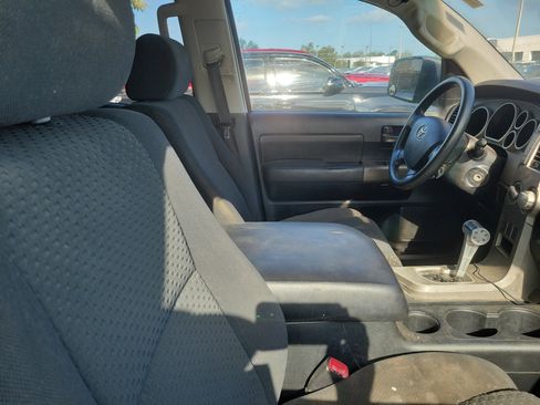 Used 2010 Toyota Tundra 4x4 Double Cab image 8