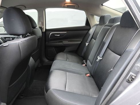 Used 2017 Nissan Altima 2.5 SR FWD image 12