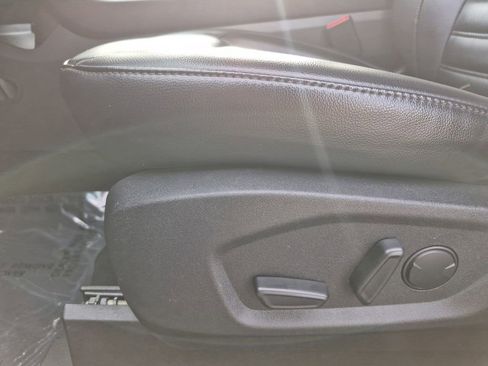 Used 2024 Ford Edge SEL image 12