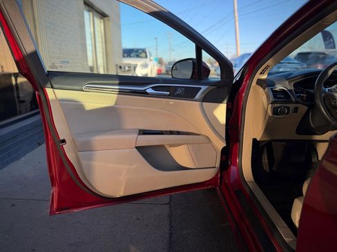 Used 2015 Ford Fusion SE w/ Equipment Group 202A image 6