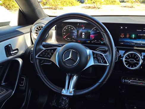 Used 2025 Mercedes-Benz CLA 250 image 25