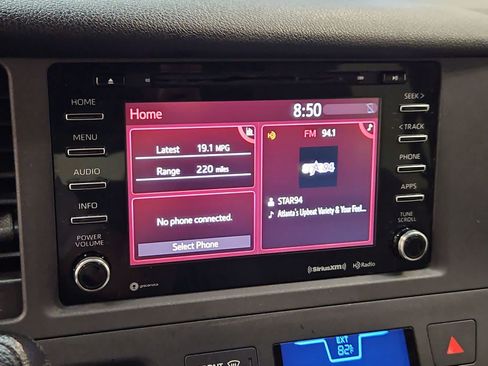 Used 2018 Toyota Sienna LE FWD image 4