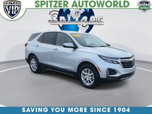 Used 2022 Chevrolet Equinox LT w/ Driver Convenience Package image 2
