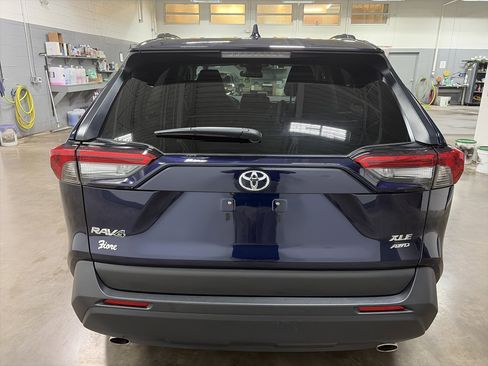 Used 2025 Toyota RAV4 XLE AWD/4WD image 4