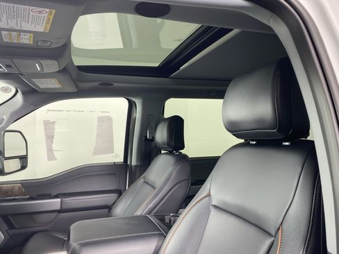 New 2025 Ford F250 Lariat w/ Lariat Ultimate Package image 17