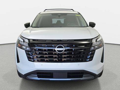 New 2026 Nissan Pathfinder Platinum image 2