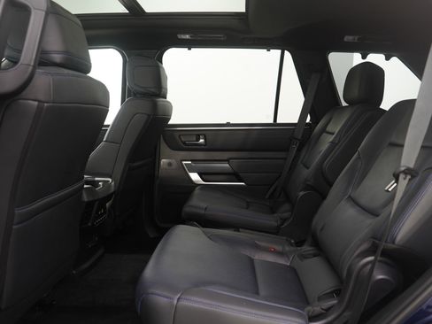 Used 2025 Toyota Sequoia Platinum image 20