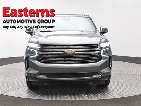 Used 2023 Chevrolet Suburban Premier image 2