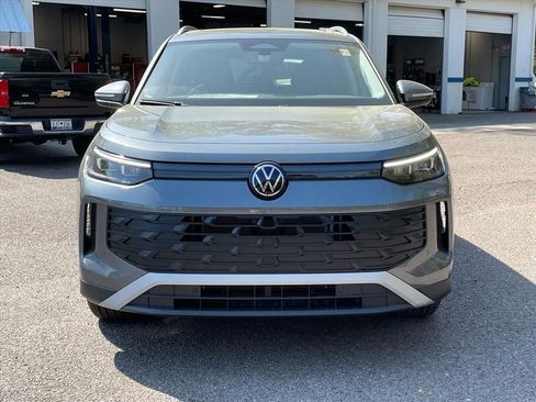 New 2026 Volkswagen Tiguan SE FWD image 25