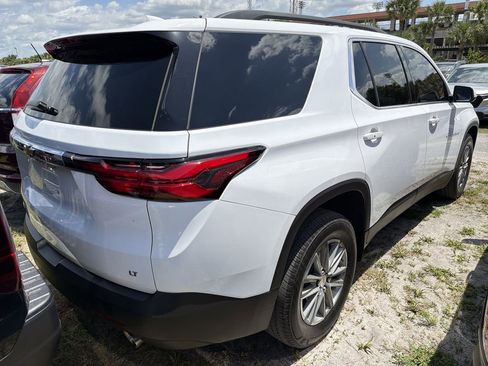 Certified 2023 Chevrolet Traverse LT FWD image 9