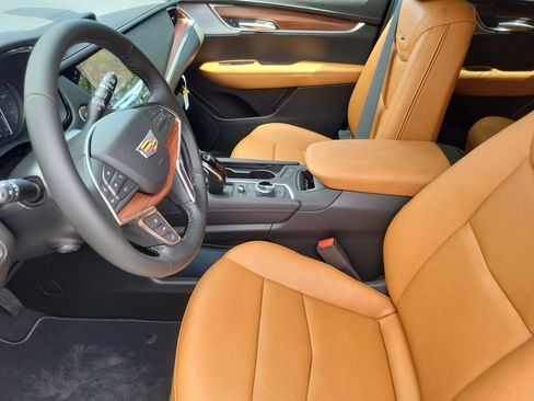 New 2025 Cadillac XT5 Premium Luxury w/ Technology Package AWD/4WD image 9