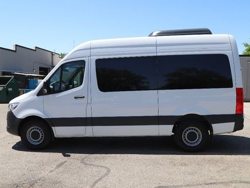 Used 2024 Mercedes-Benz Sprinter 2500 image 5